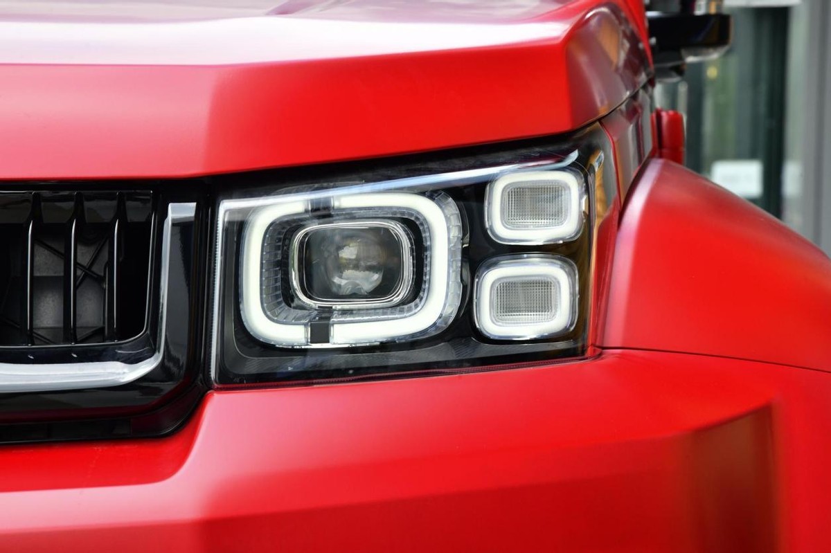 哪一款北京bj40值得入手,最新款北京bj40中配和顶配区别