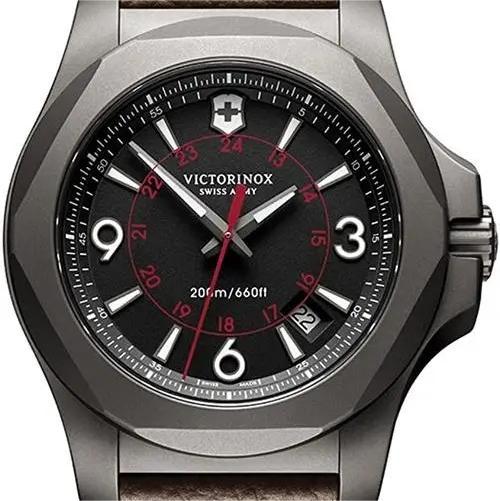 瀹剧埖鎵嬭〃鏄憺澹搧鐗屽悧,鐟炲+涓夐┚椹溅鎵嬭〃鍝佺墝