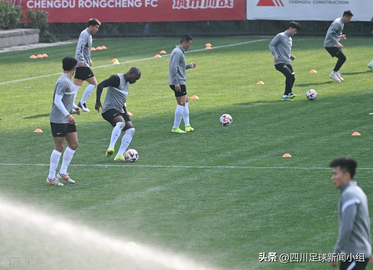 成都蓉城队收入多少,一线队员工资多少