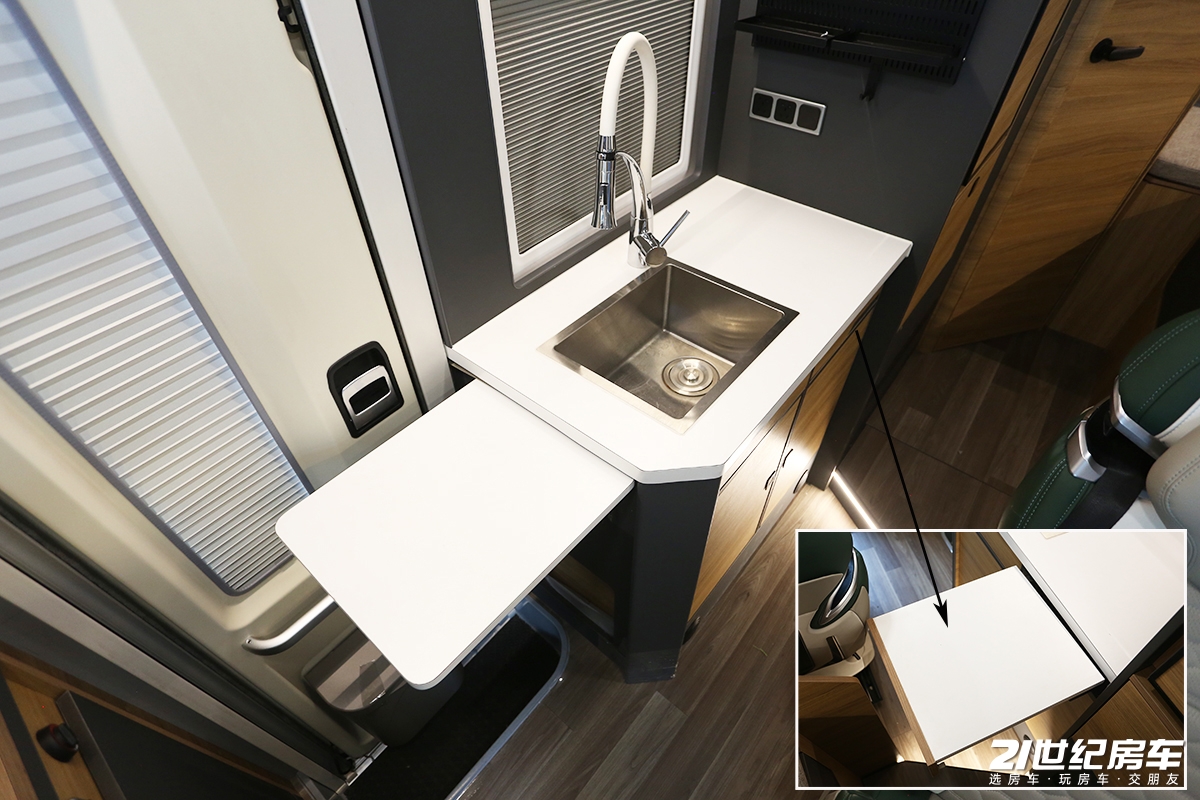 戴德房车urv2023款高配版,戴德云游C型大额头房车