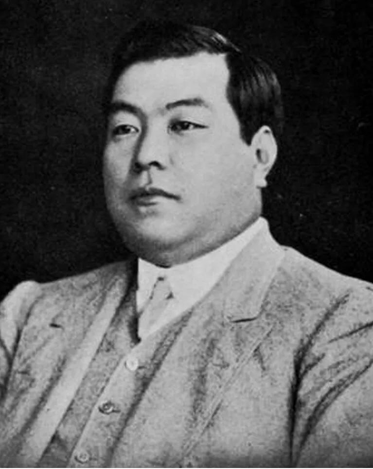 清朝被八国联军抢走的珍贵古籍 (清朝的四库全书和明朝的永乐大典)