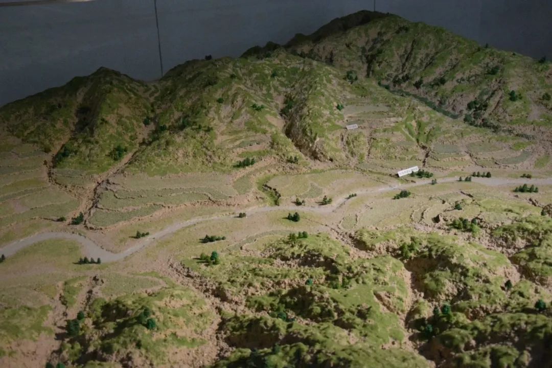 甘肃面朝黄土背朝天,甘肃秦安到西安有多远