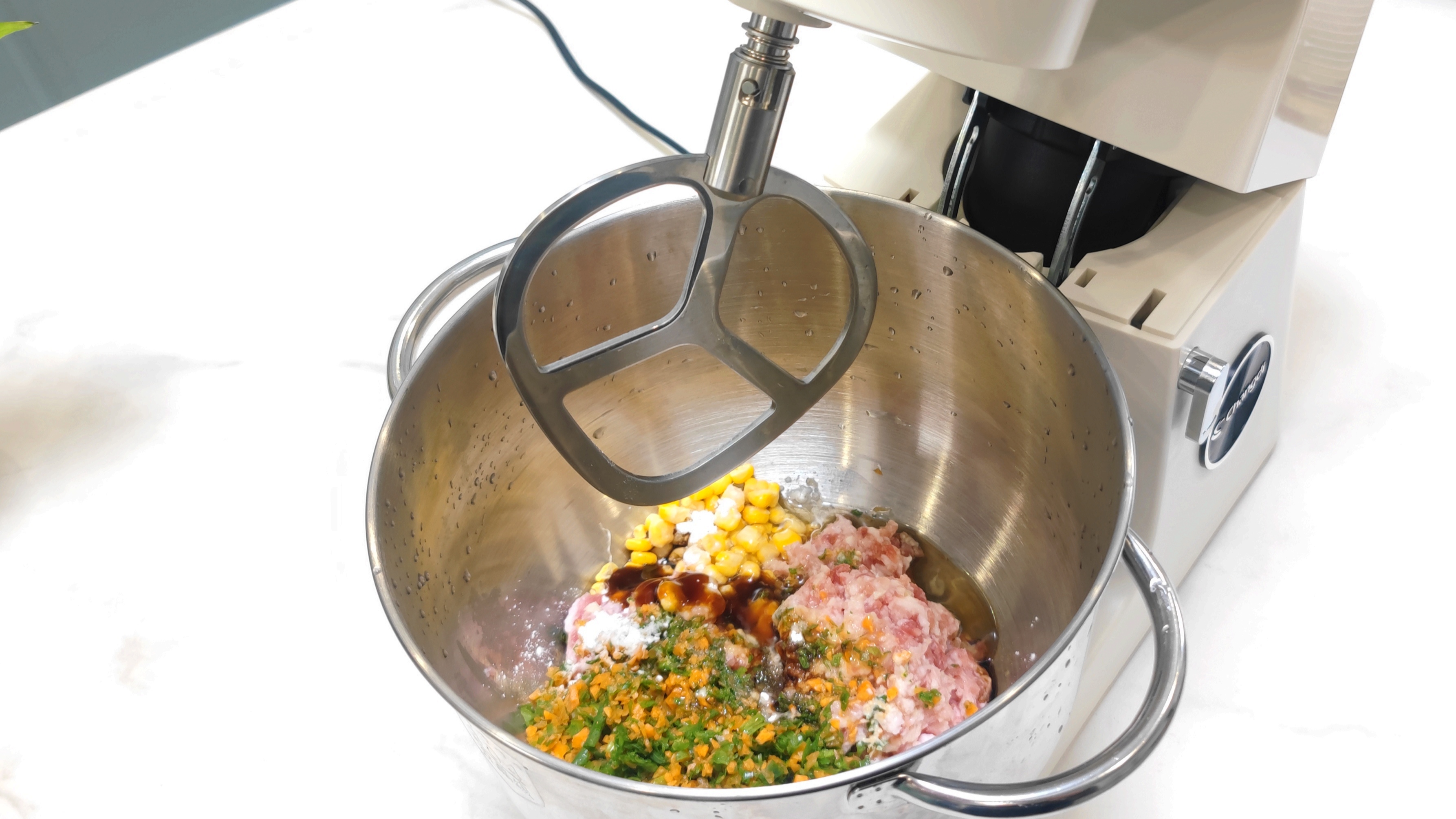 长帝企鹅顶顶和海氏m6哪个好,企鹅顶顶厨师机做蛋糕