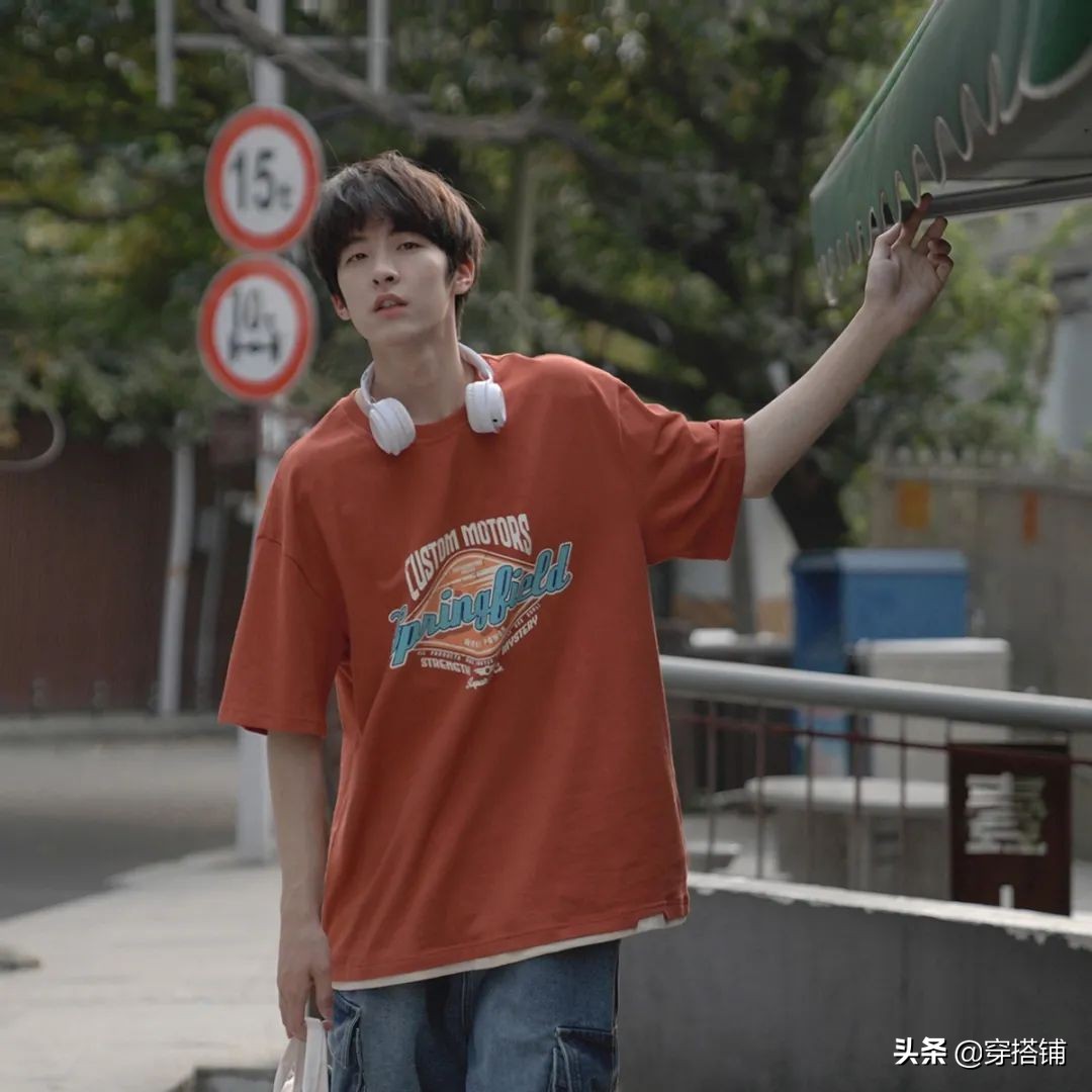 个子矮男士t恤短袖搭配技巧,男士矮个子怎么穿长款t恤