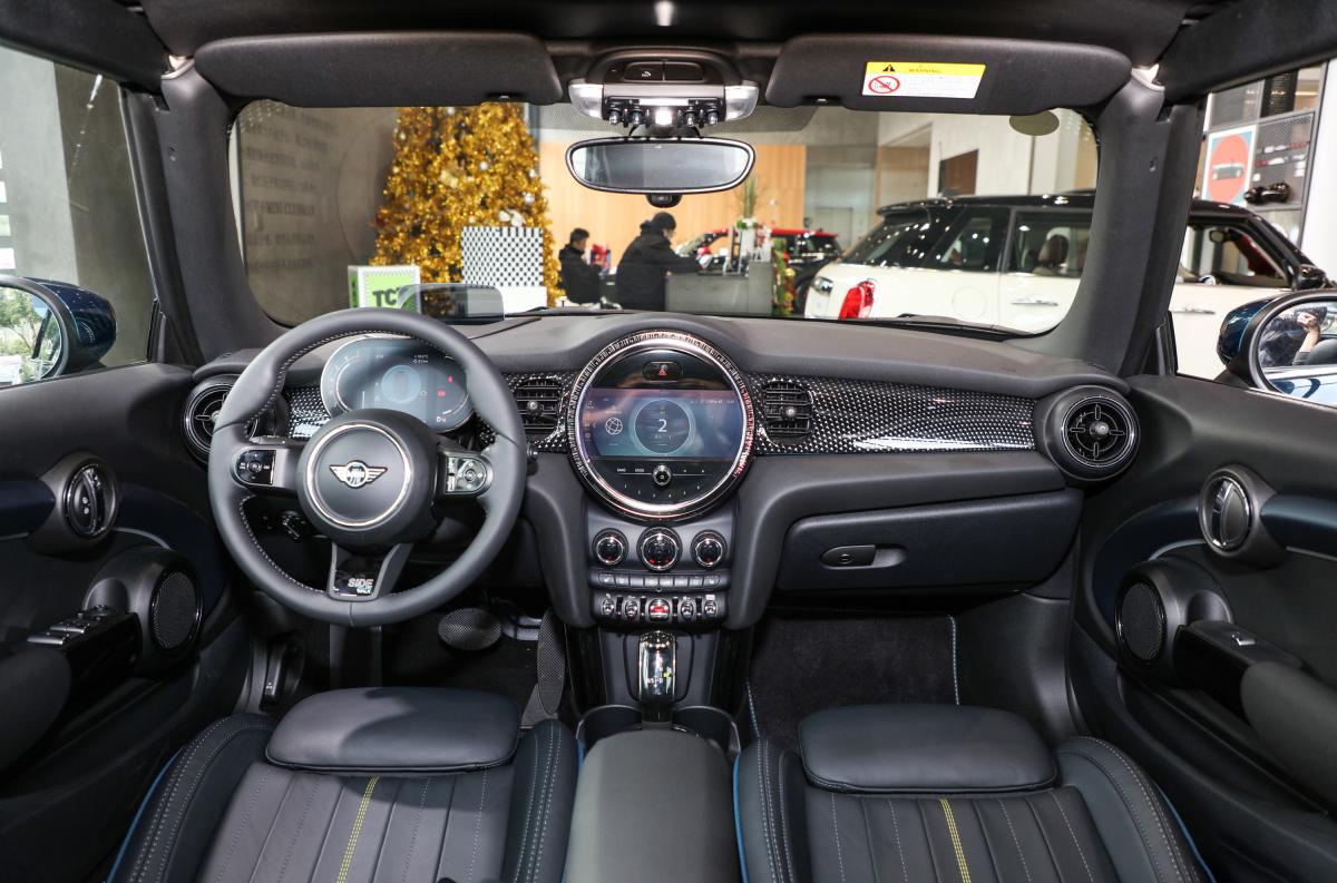 喜欢敞篷买m4还是z4,喜欢硬顶敞篷