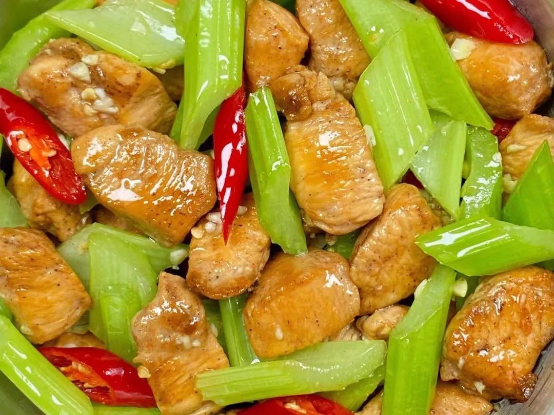 夏天出汗多吃什么野菜,夏天阳气不足吃什么菜好