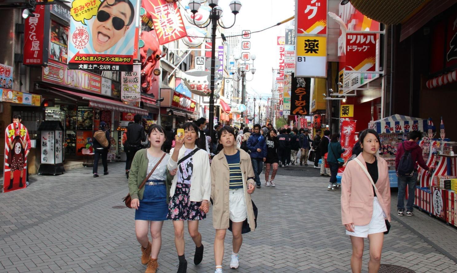 韩媒谈中国游客想去韩国,外网评论韩国赴中国游客数量暴增