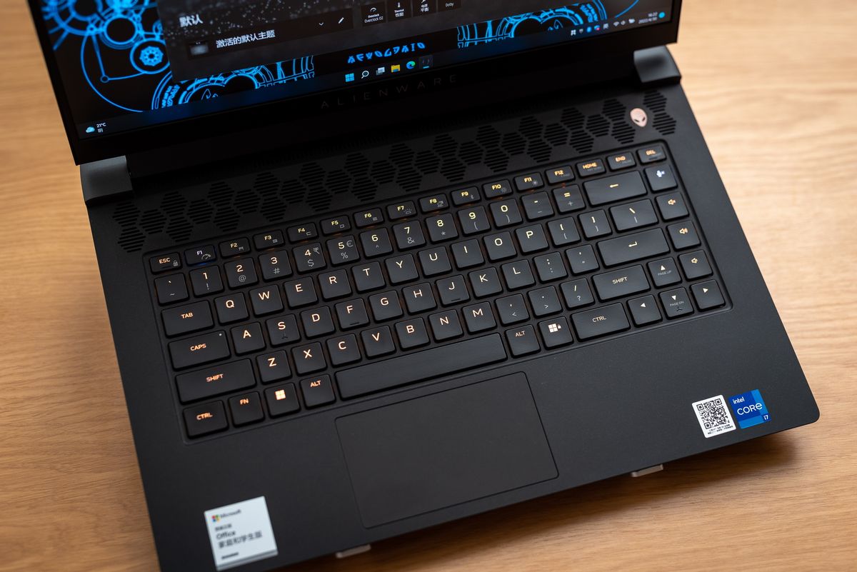 alienwarem17r5评测,男人的快乐就是这么简单且无聊