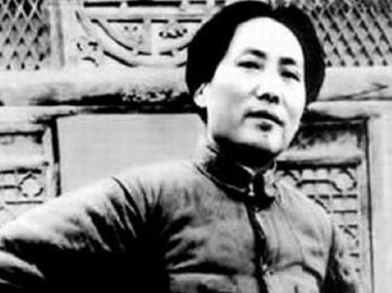 1964年，一妇女主动接近主席遭警卫阻拦，周总理连忙制止