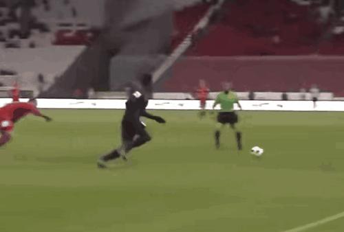 男足战术笑死对手,中国男足爆笑名场面握手