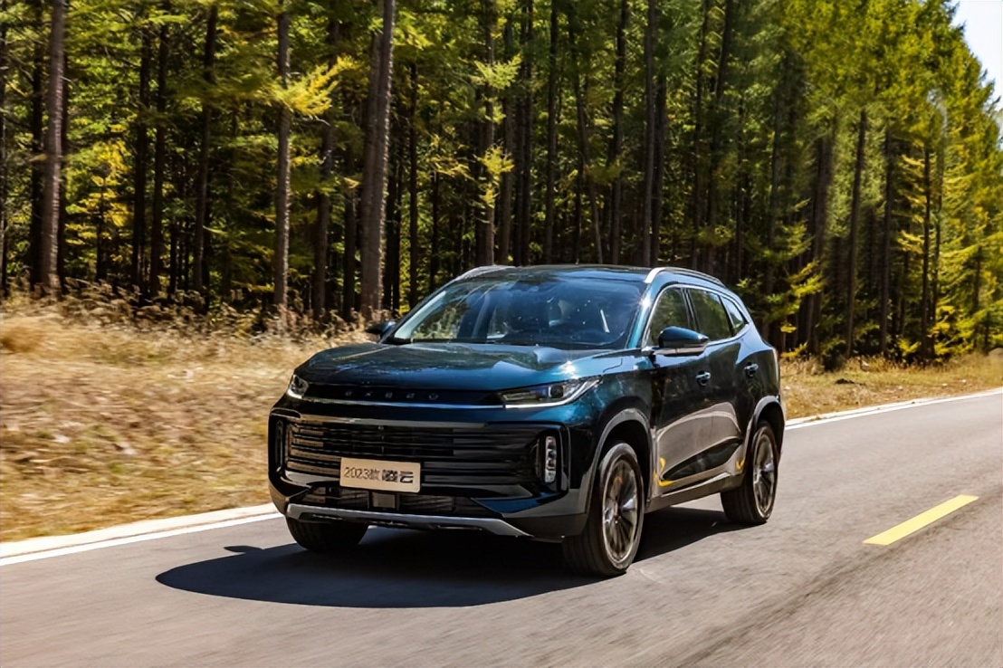 rav4荣放2023款四驱越野测试,2023款荣放rav4双擎混动