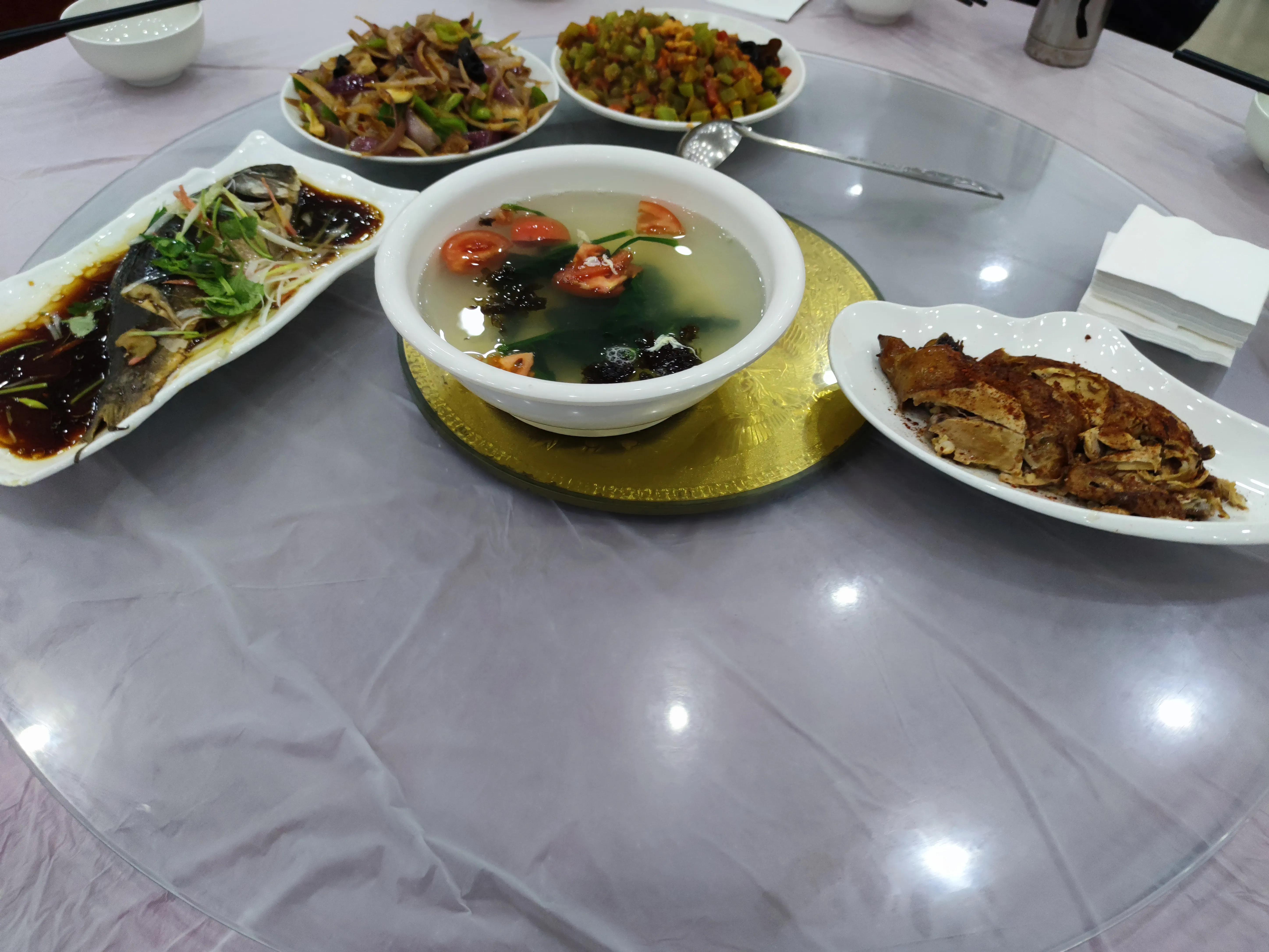 东北小伙13元自助餐,东北小伙吃自助餐视频