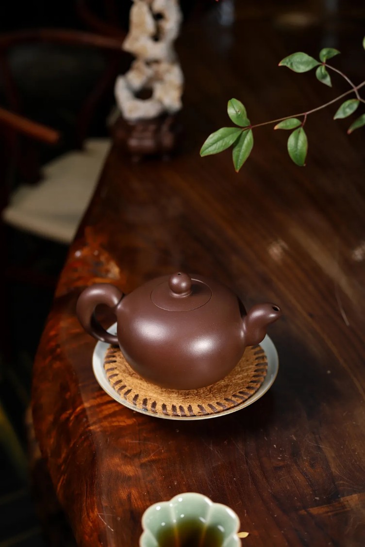 陈国良紫砂早期底款鉴定,陈国良薄胎梅桩特点