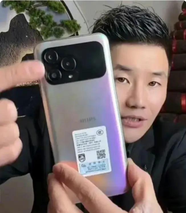 关晓彤周一围瓜尔佳原视频,鹿晗关晓彤两分钟吃仨瓜