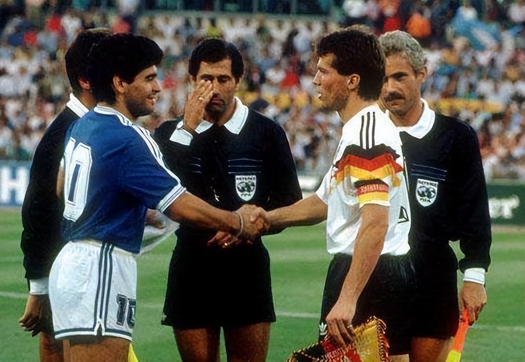 鍙岄┈瀵瑰喅椹媺澶氱撼椹壒涔屾柉,鍙岄┈浜夐泟