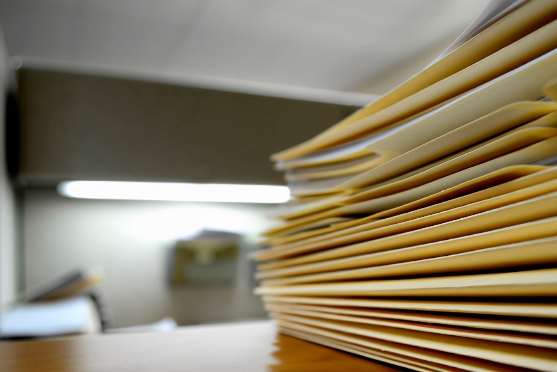 从只跑一次到一次不跑,从最多跑一次到一次都不跑