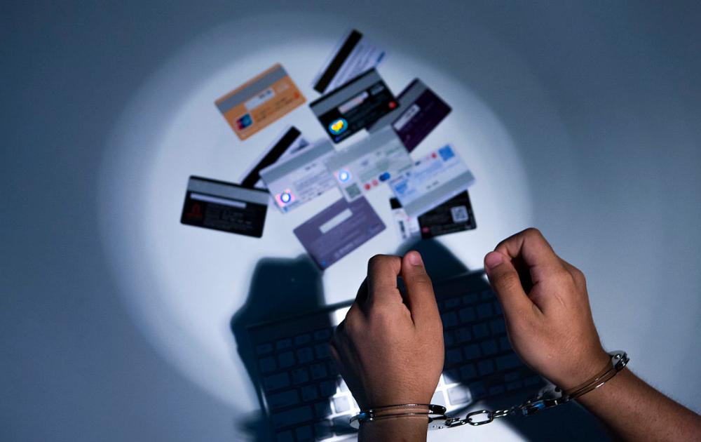 网络套现盈利一万怎么判刑,套现网络平台的钱犯法么