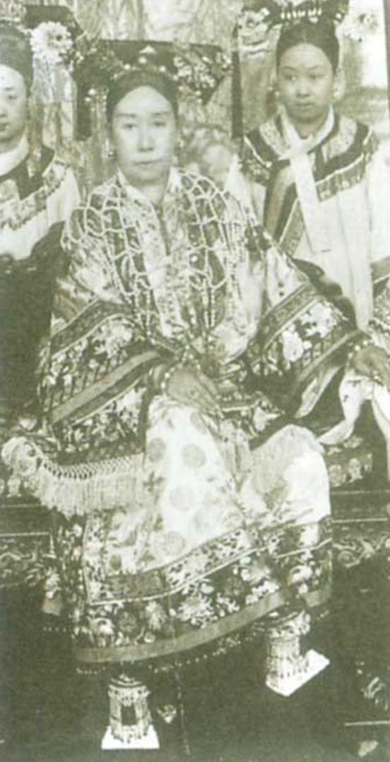 清朝嫔妃为何要穿花盆底鞋为美观,古代妃嫔为何要穿花盆底鞋