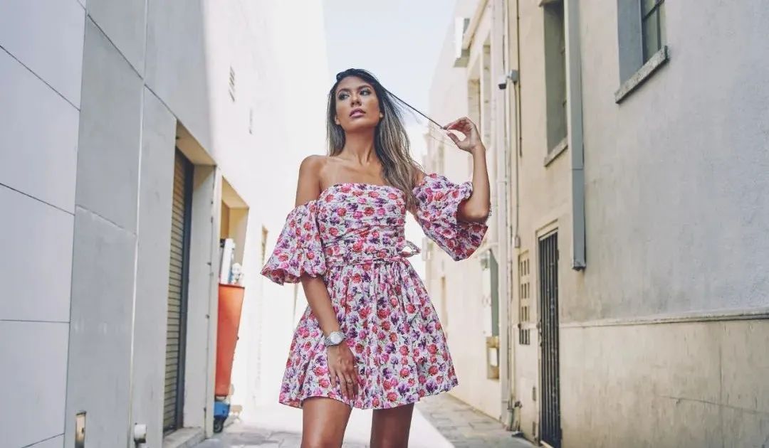 我妈花2800买了件羊毛大衣后，竟然开始自己动手做了……