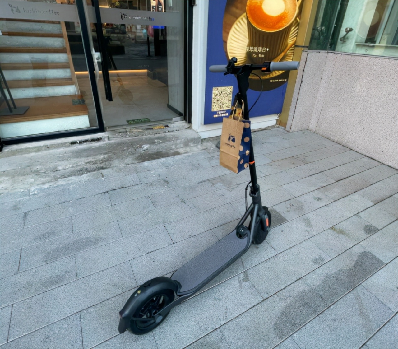 港股2023年跌的原因,港股跌回20年前