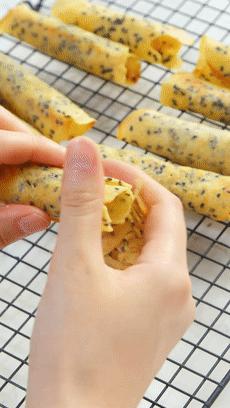 做好吃的小零食不用鸡蛋用平底锅,自制网红小零食平底锅