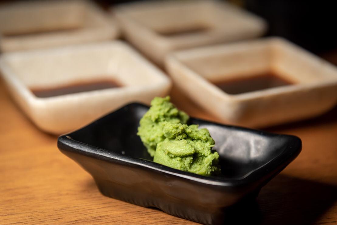 芥末的芥末是什么做的,芥末是怎么做的为什么那么辣