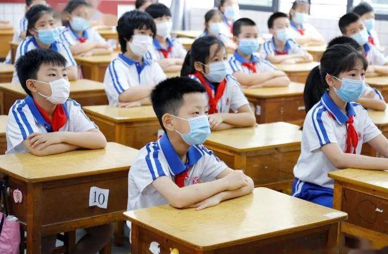 西安小学校服一般多少钱,西安小学校服收费标准是多少