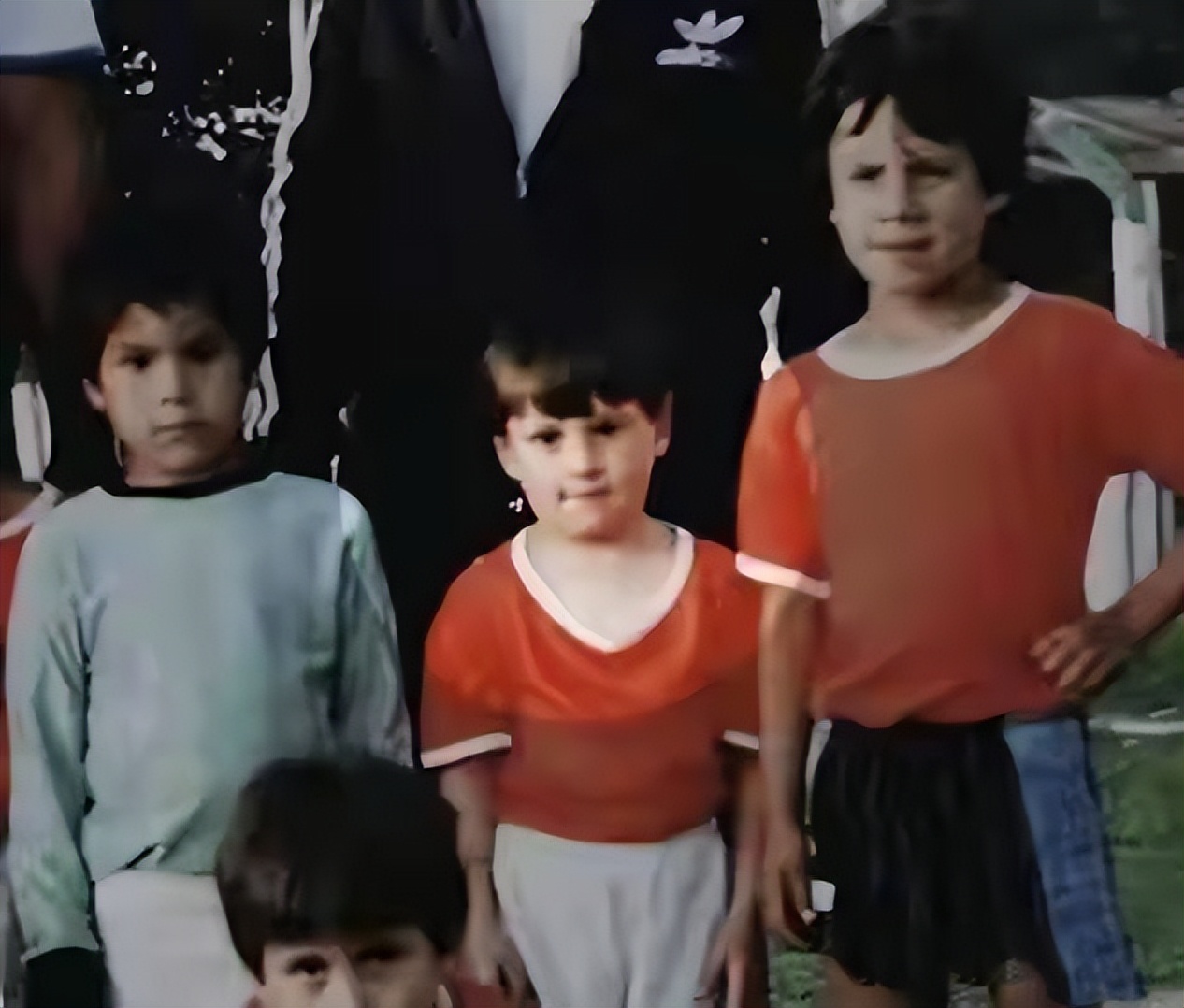 从侏儒少年到球王,从侏儒症到球王