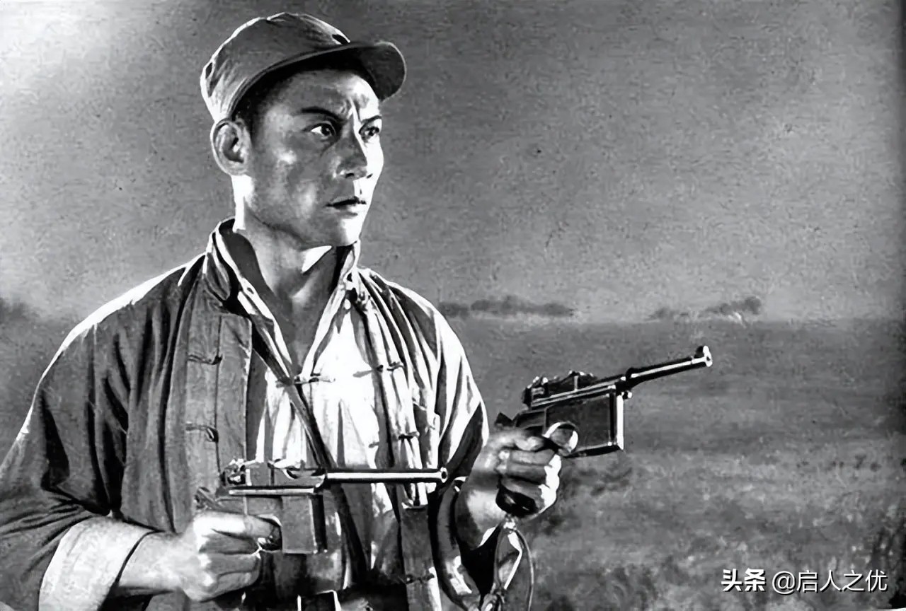 课本眯眯眼争议,小学课本眯眯眼的女孩