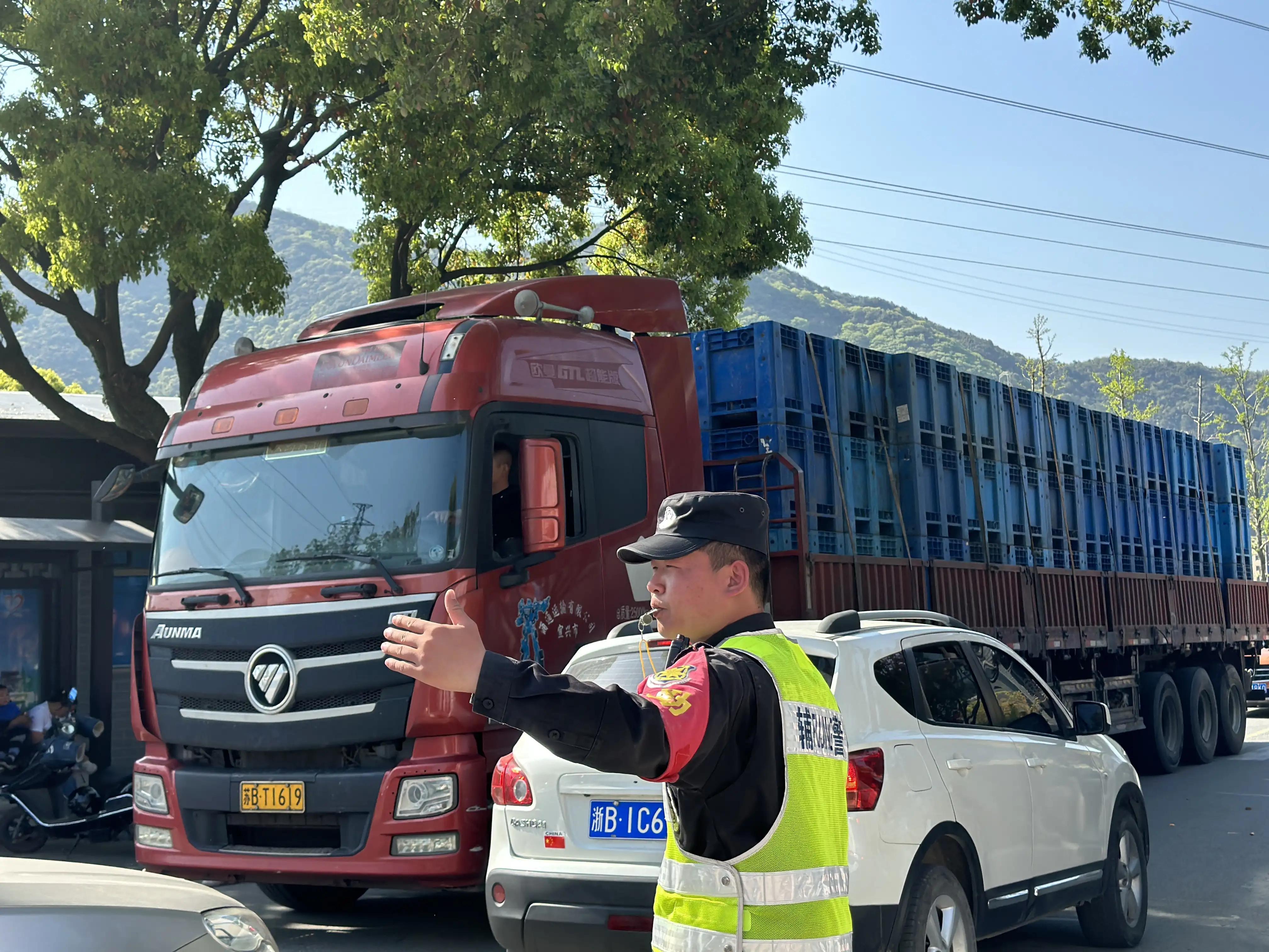 捷达保安全力做好奉化金峨杜鹃花文化旅游休闲文化节安保工作