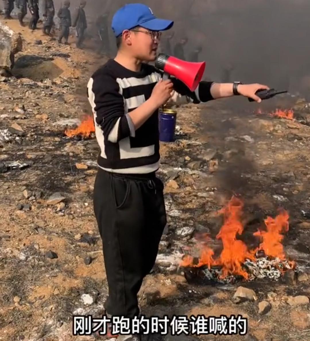 大学生进剧组当群演引热议,大学生进剧组当群演演技炸裂