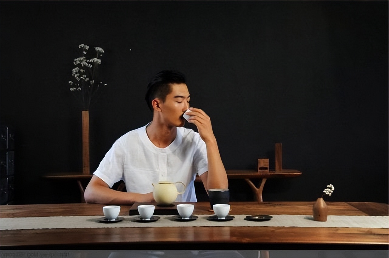 闻雷失箸成语主人公,闻雷失箸讲的是什么