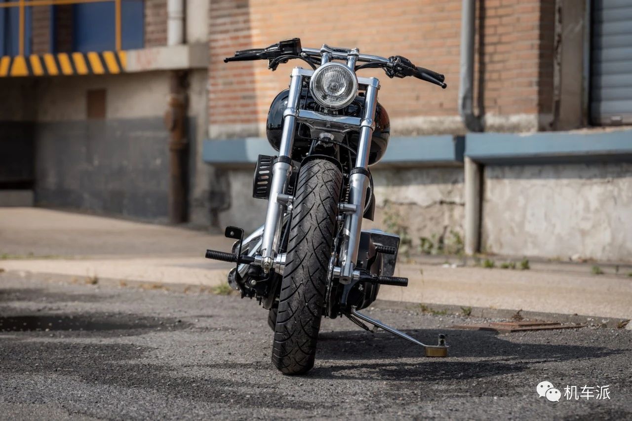 哈雷夜路德定制版改装案例,哈雷夜行者旅行改装