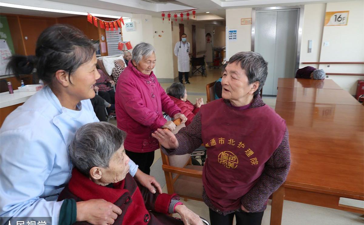 儿子不幸离世，赔偿款被公婆全部拿走，儿媳还有义务给他们养老吗