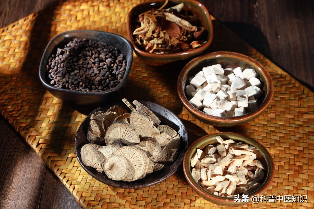 小儿脾胃虚寒引起的发烧,小儿健脾胃推拿快速退烧方法