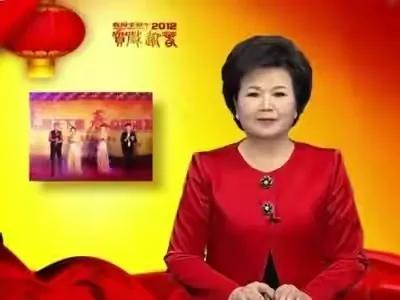 央视播音33年，搭档罗京去世后自请离职，74岁的刑质斌如今怎样了