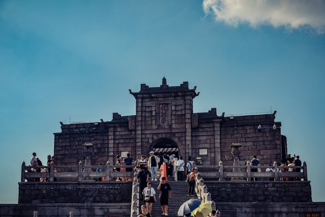 五岳之南衡山在哪里,南岳之称的衡山位于我国哪