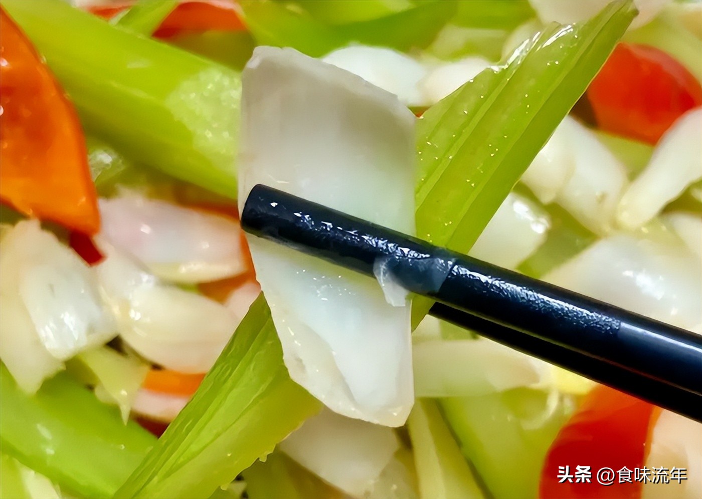 素食黑木耳百合炒西芹,芹菜百合腰果的素食做法