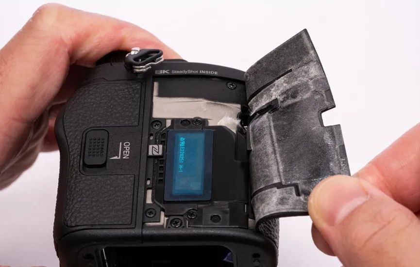 又来搞事情了！索尼α1硬核拆机