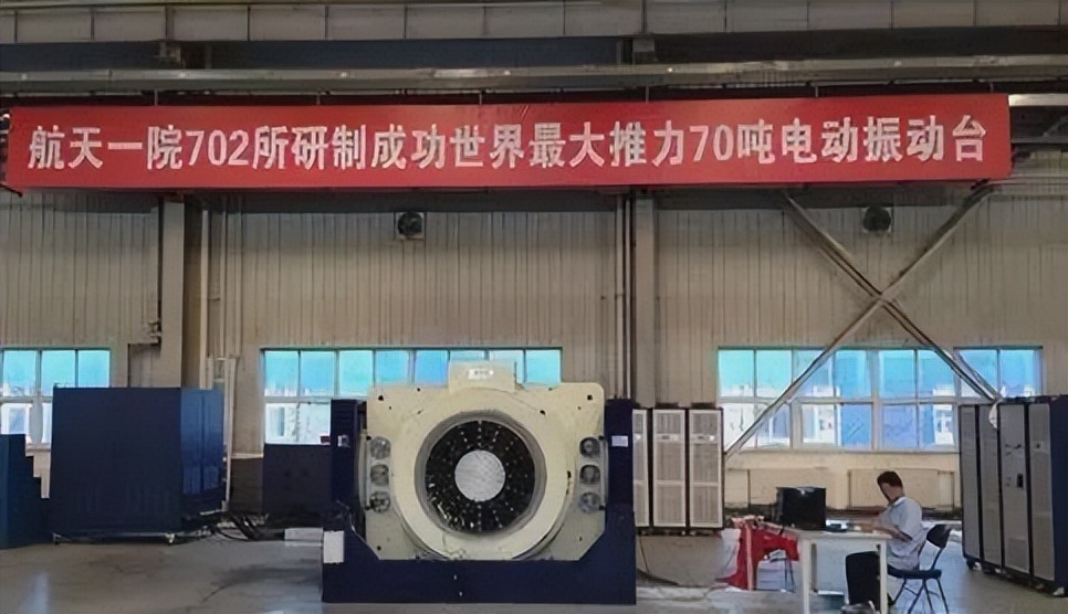 终于轮到美国求我们，中国不卖全球都得缺货，美：头一次受窝囊气