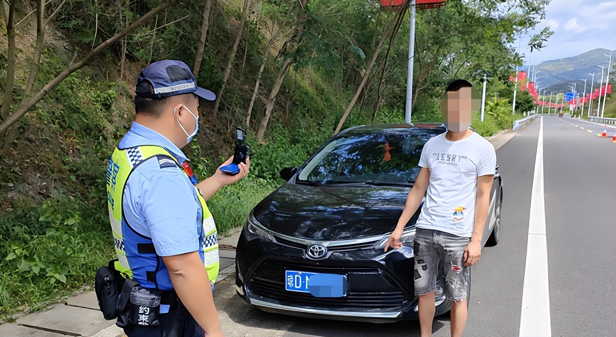 被拘留13天罚款1550元,一人被罚款7000元拘留10天