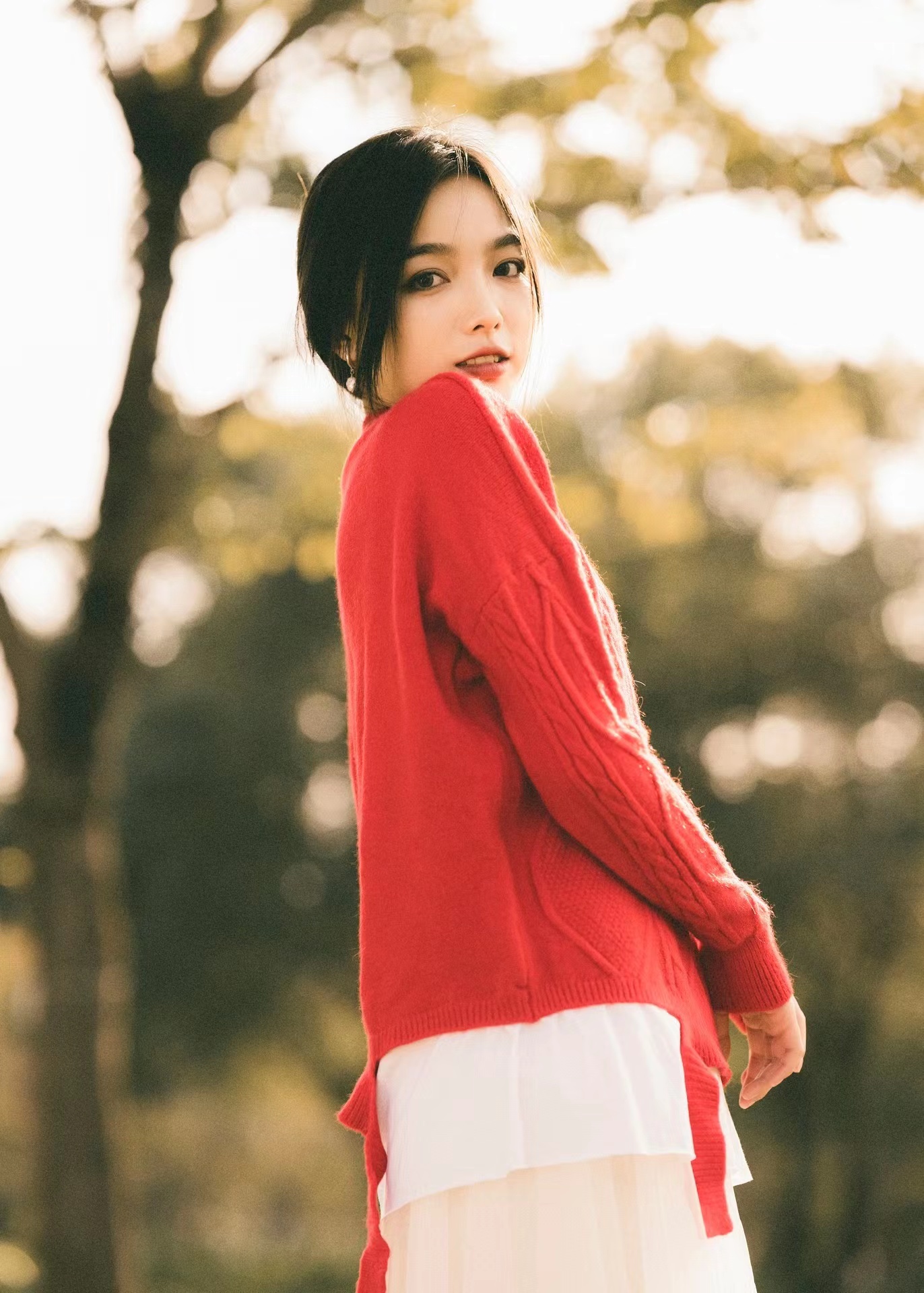 推荐超好看的手部拍照姿势,人像手部美姿摄影作品