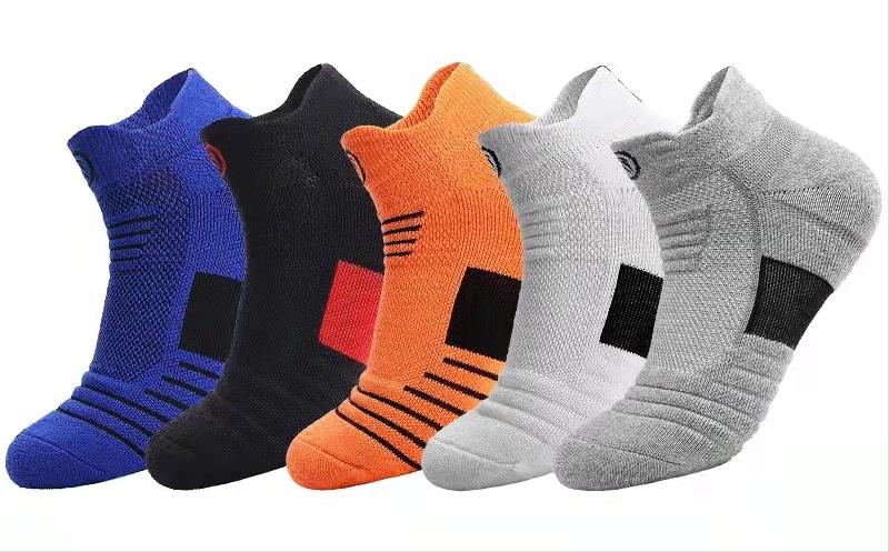 户外徒步的装备怎么用得到,户外徒步登山入门新手需要啥装备