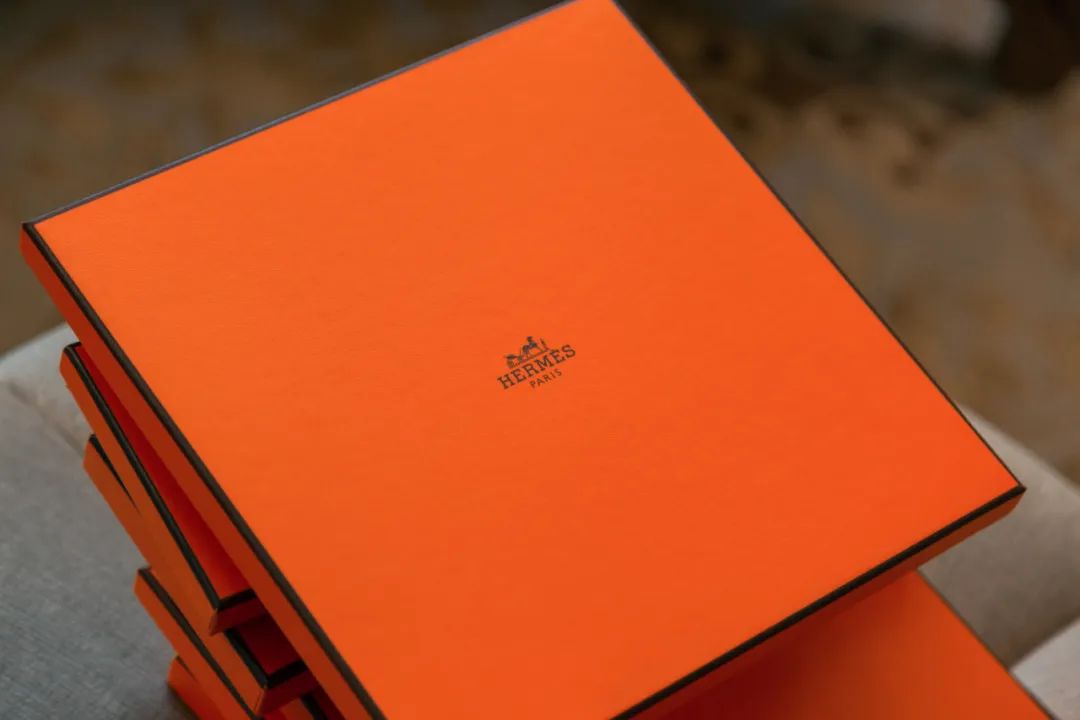 最火的爱马仕丝巾,第一条爱马仕丝巾