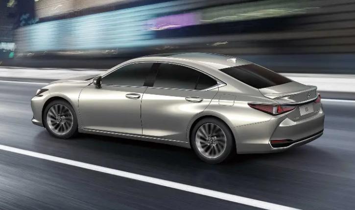 新款雷克萨斯ES上市，变相官方加价数千！销量狂跌的痛忘了？