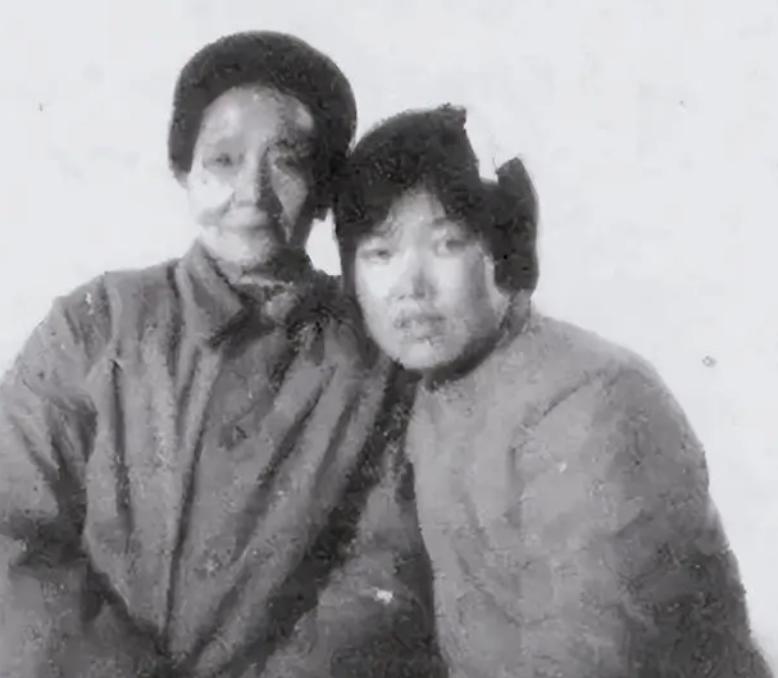 抗日中牺牲的军统女特务,军统女特务冒死救下地下党