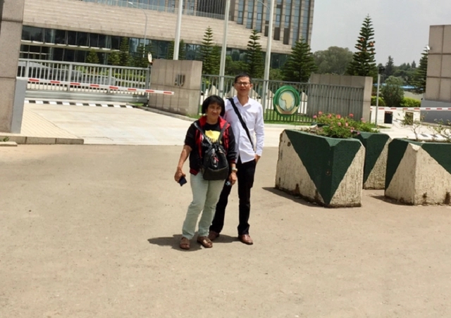 19年,宁夏小伙成非洲首位“双酋长”,网友:听说你能娶10个老婆