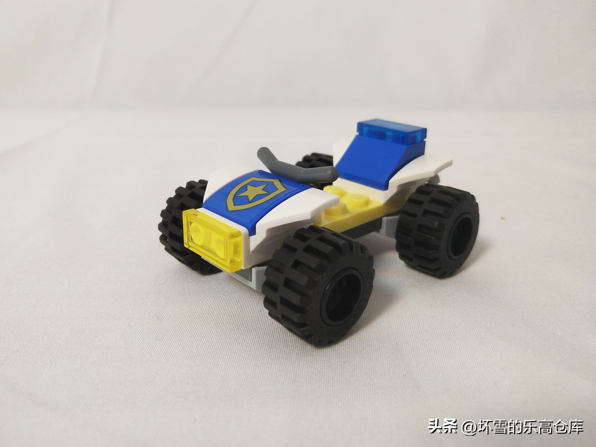 带磁铁的乐高,乐高60243警用直升机拼装视频