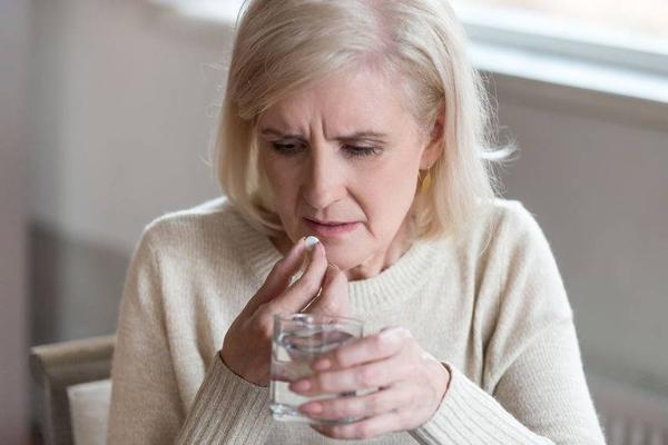 绝经以后子宫内膜增厚是什么症状,女人绝经后身体会有什么症状