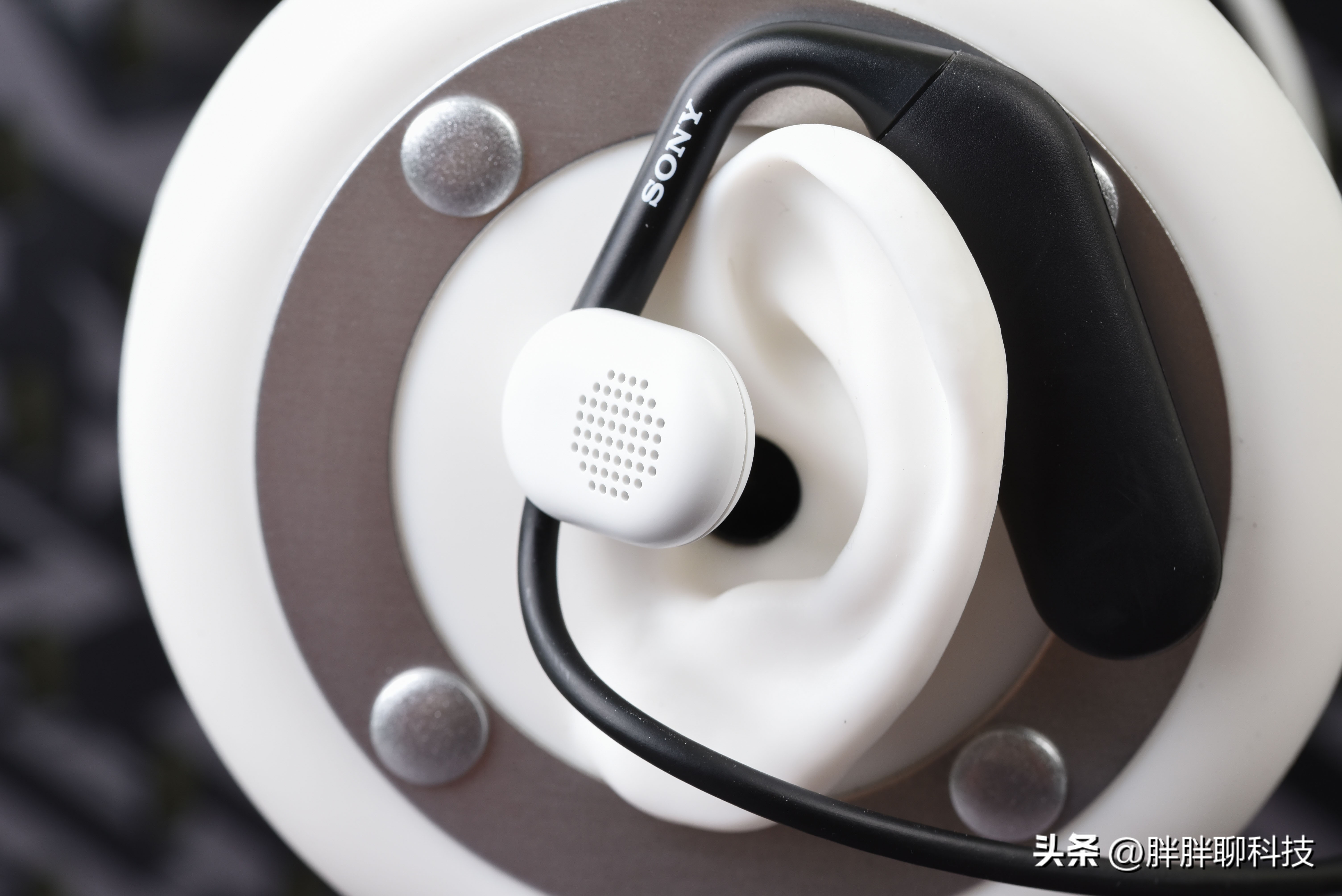 索尼floatrun与airpods,索尼超长续航运动耳机